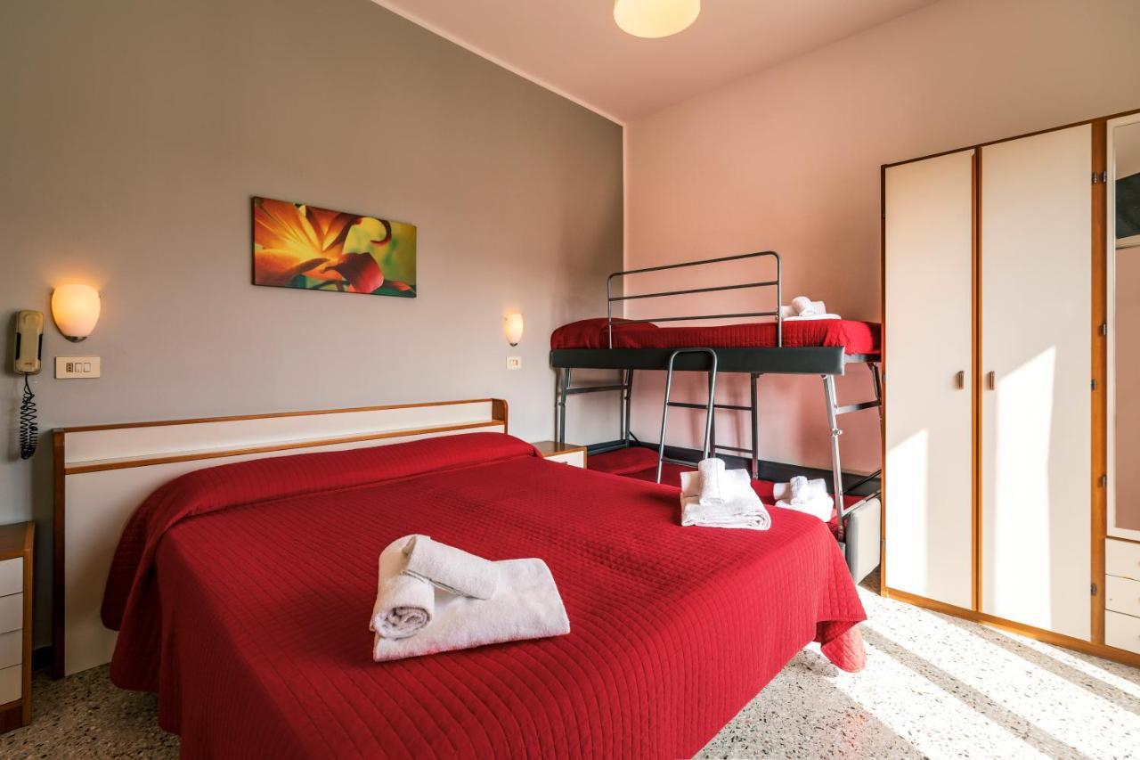 Hotel Ausonia B&B Rimini Ngoại thất bức ảnh