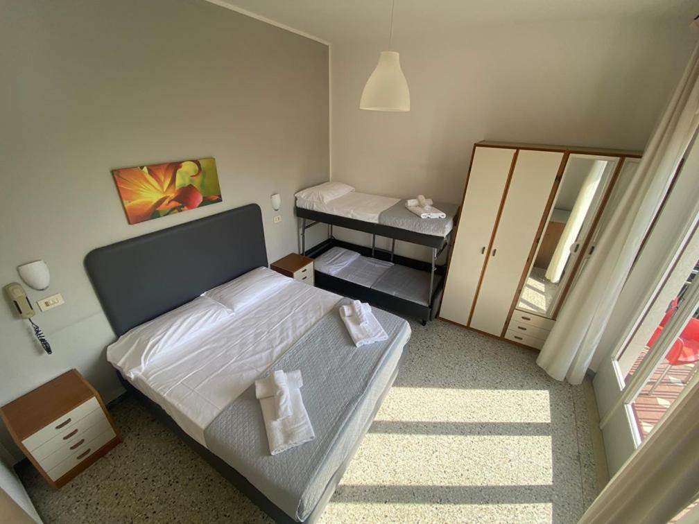 Hotel Ausonia B&B Rimini Ngoại thất bức ảnh